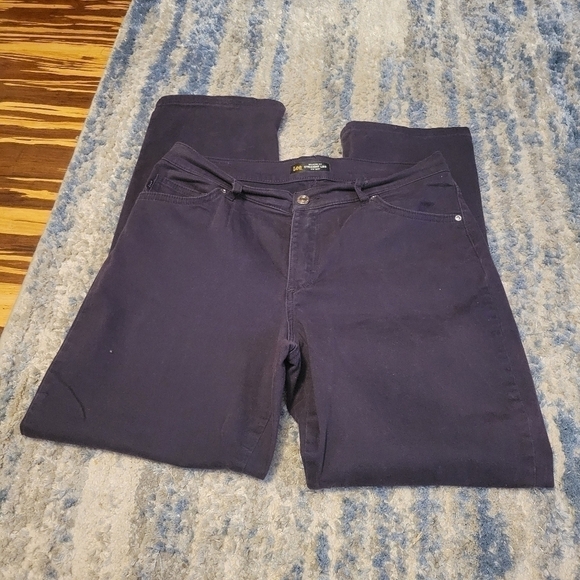 Lee Women's Plum Straight Leg Jeans, Size 10S - Picture 1 of 4
